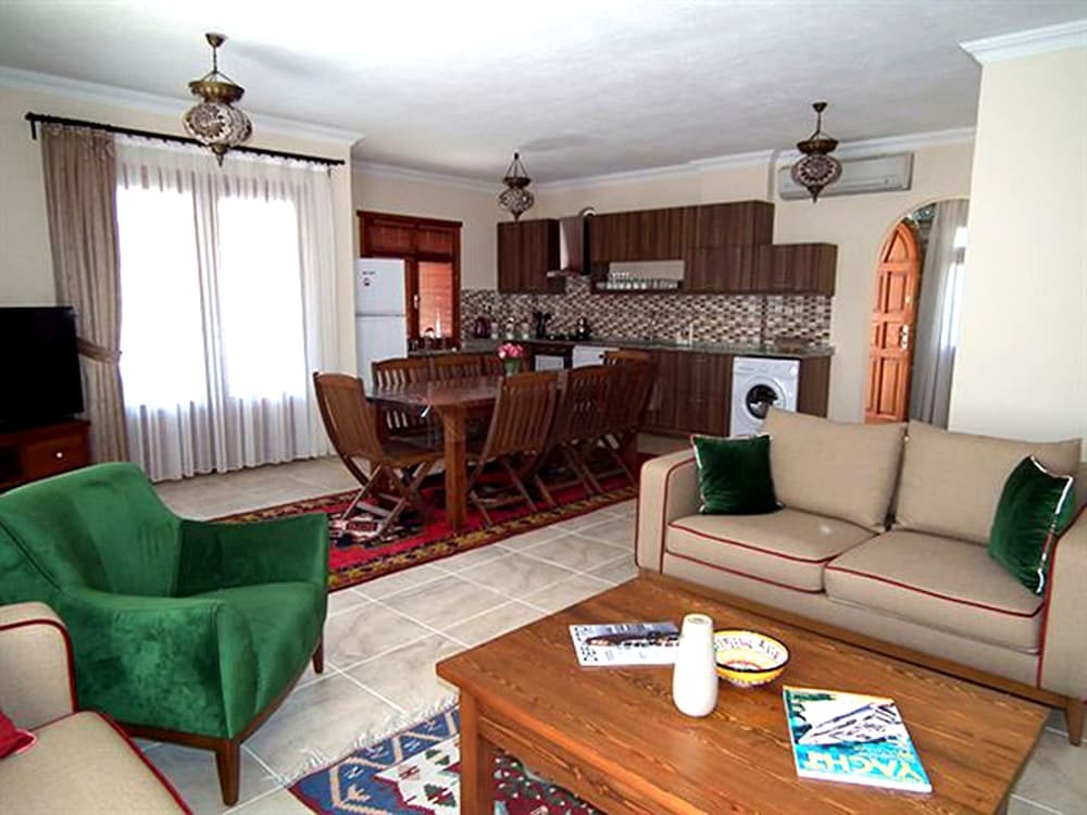 Дальян: Villa Celik