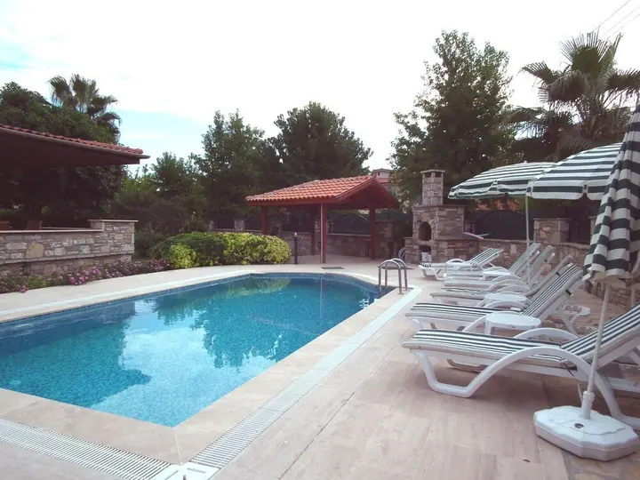 Дальян: Villa Celik