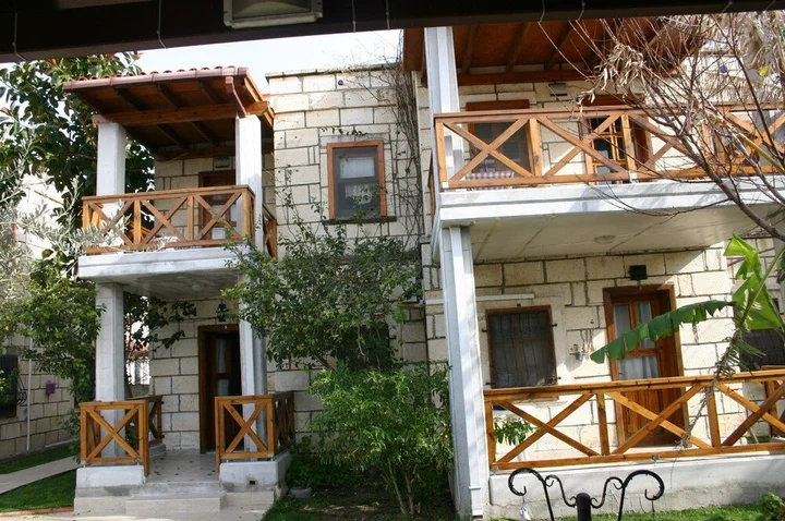 Битез: Bora Apart