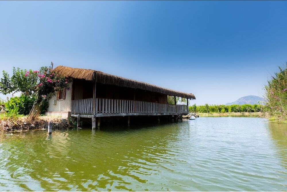 Дальян: Kingfisher Cottage