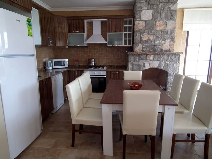 Дальян: Villa Bulut