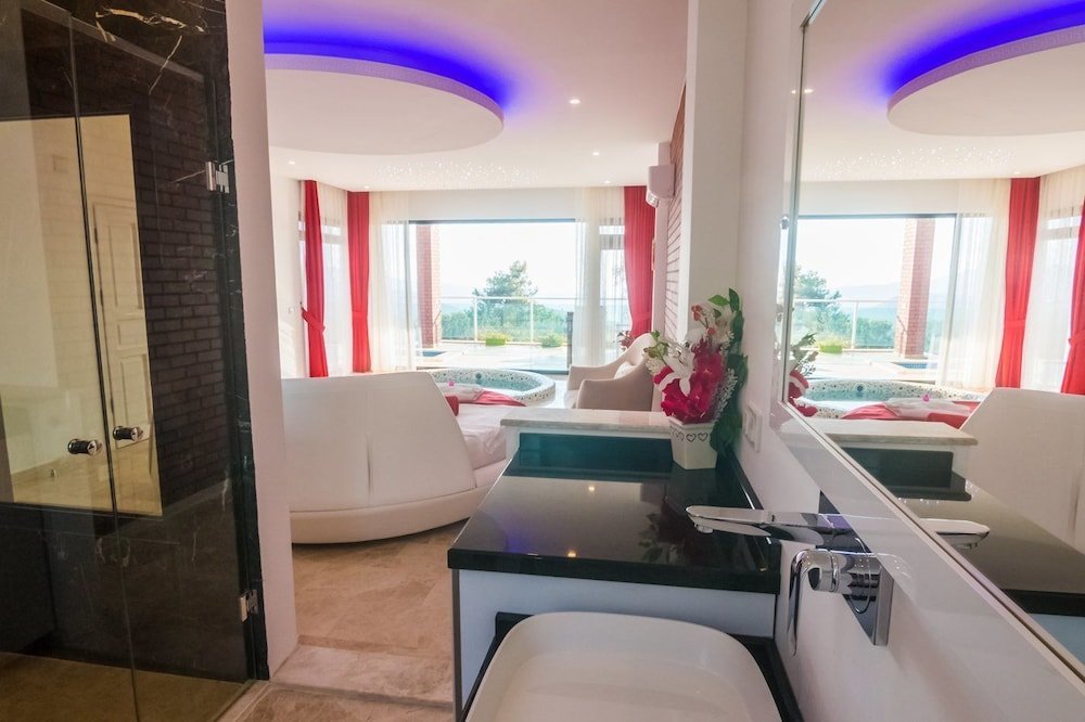 Исламлар: Villa Sude
