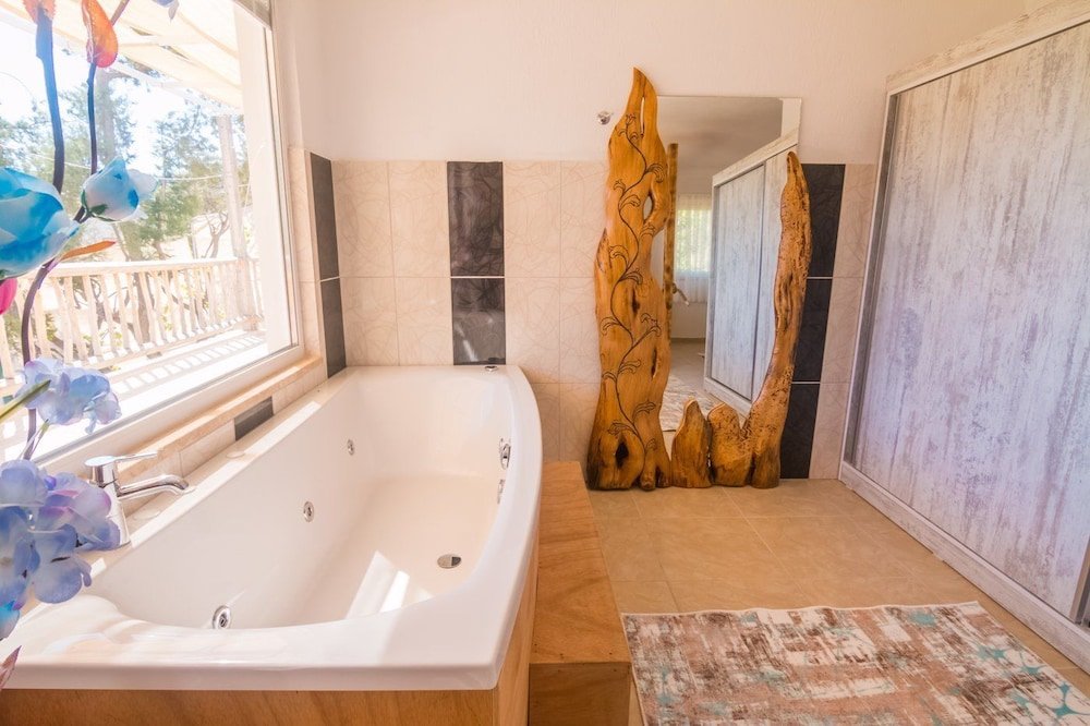 Исламлар: Villa Ihlamur