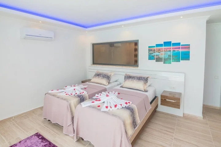 Исламлар: Villa Gulay