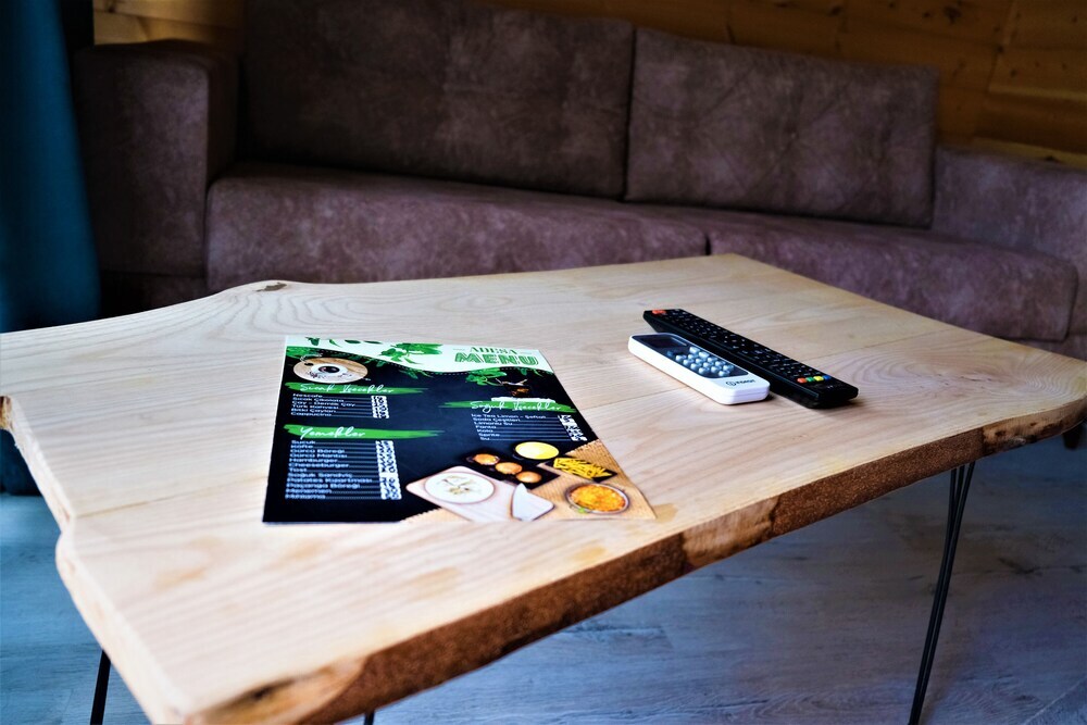 Янык: Adesa Bungalow Hotel