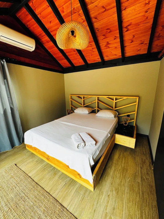 Янык: Adesa Bungalow Hotel