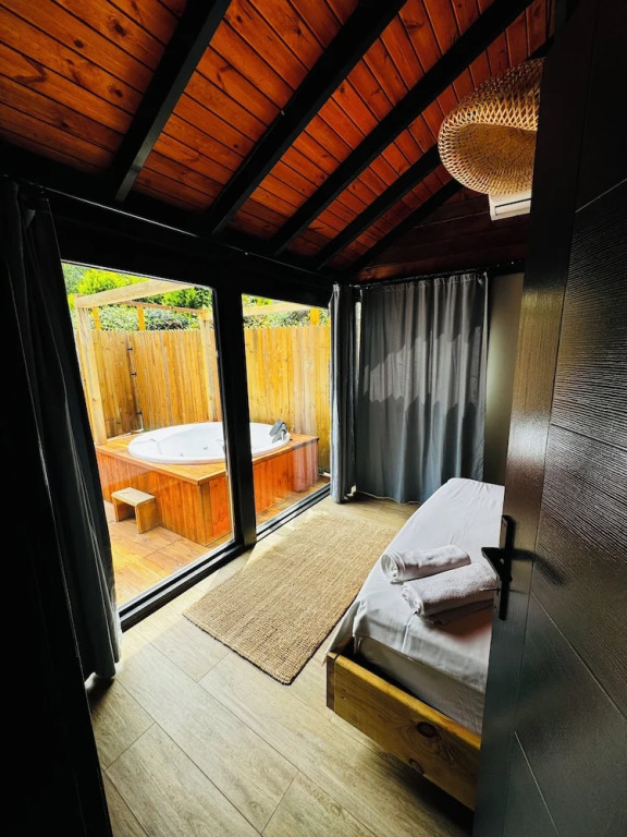Янык: Adesa Bungalow Hotel