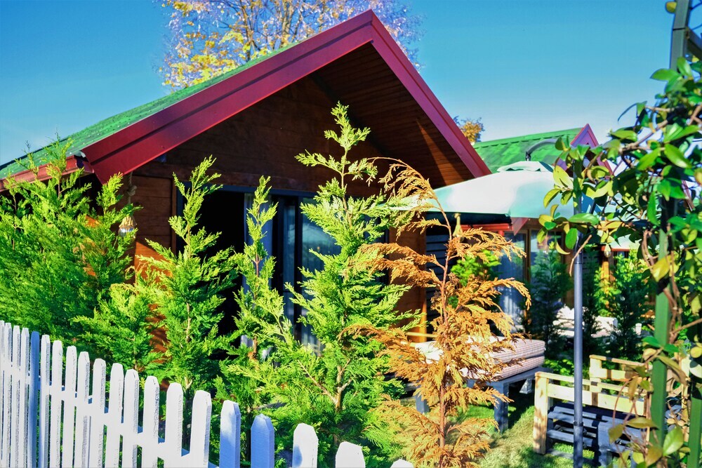 Янык: Adesa Bungalow Hotel