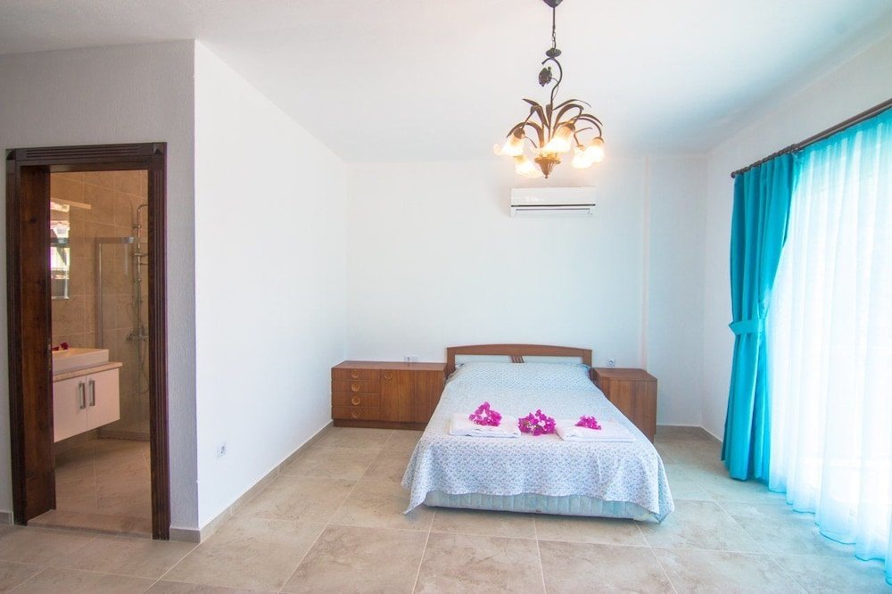 Исламлар: Villa Simay