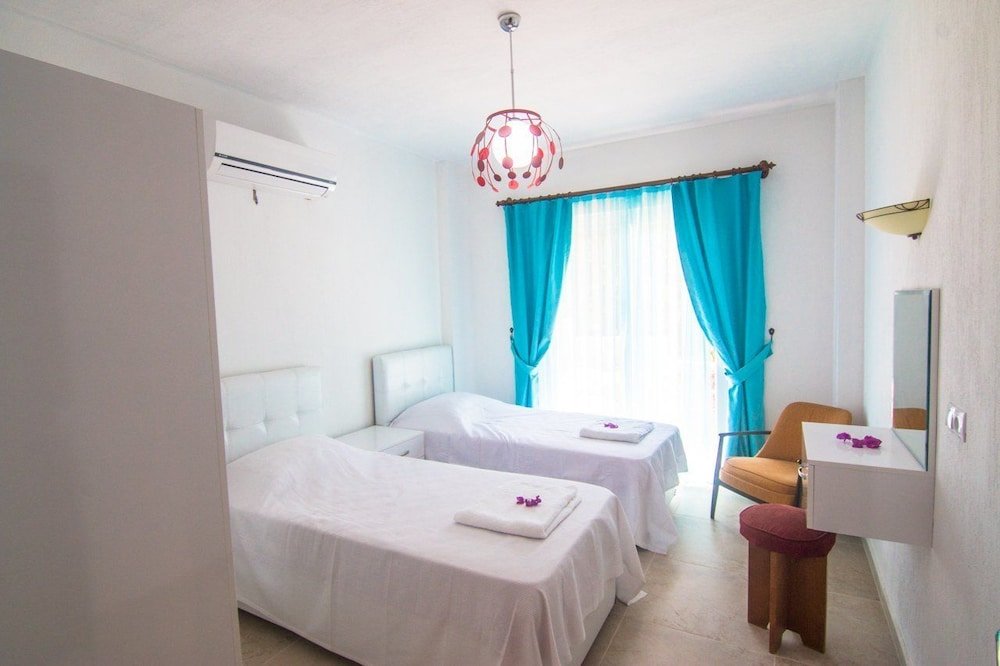 Исламлар: Villa Simay