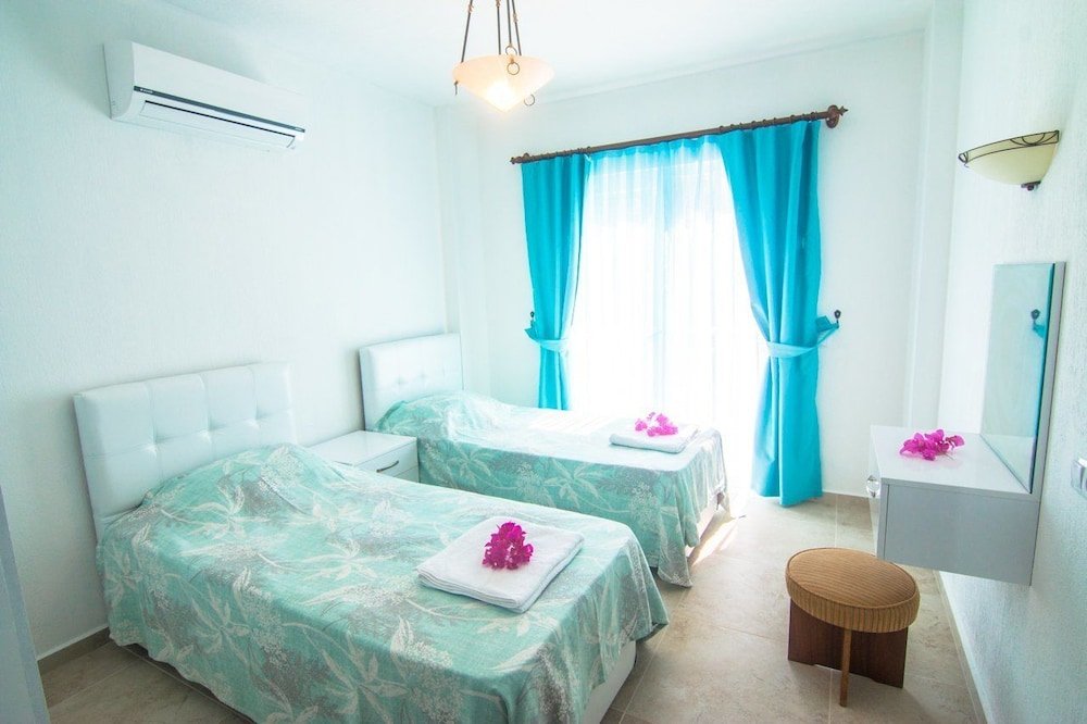 Исламлар: Villa Simay
