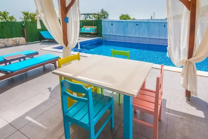Исламлар: Villa Akasya