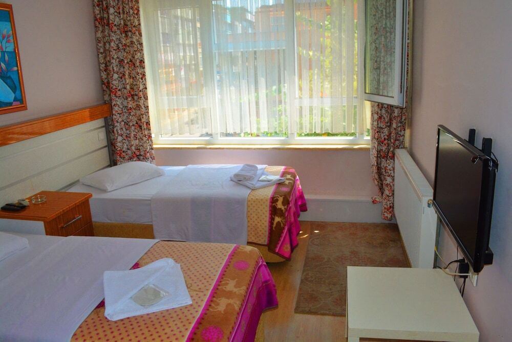 Ялова: Hotel Ülke