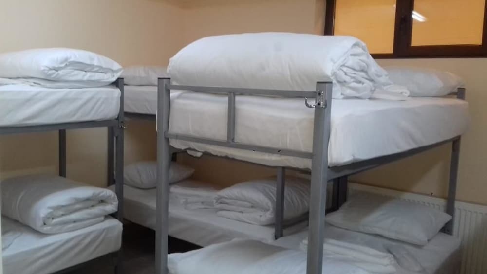 Гебзе: Karyola Otel - Caters to Men