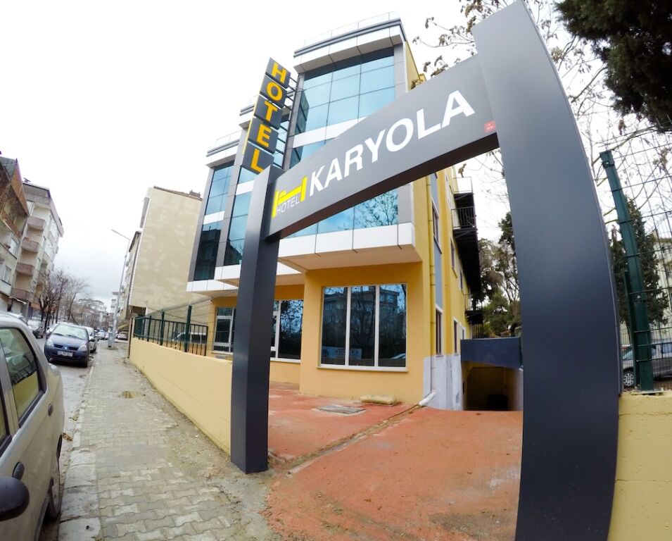Гебзе: Karyola Otel - Caters to Men