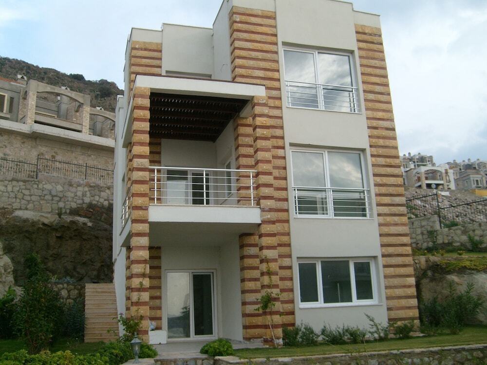 Яликавак: Important Group Villa Amber