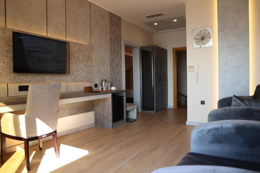 Кайели: Hotel Lazlakar