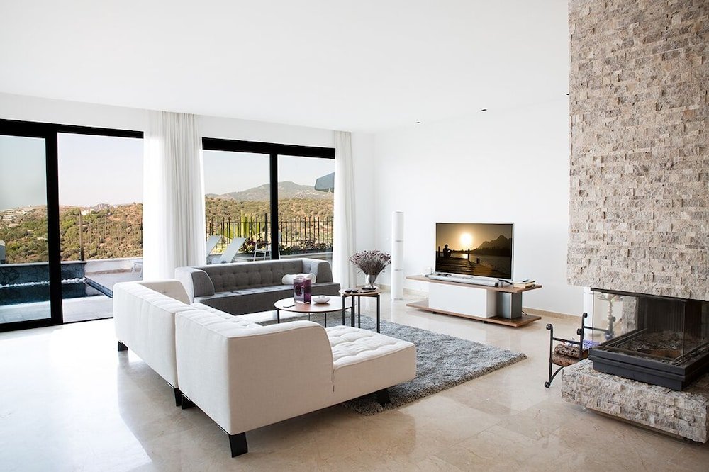 Яликавак: Important Group Villa Hills