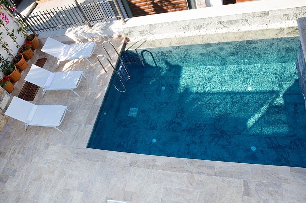 Яликавак: Important Group Villa Hills