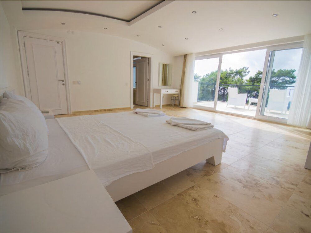 Исламлар: Villa Serenity