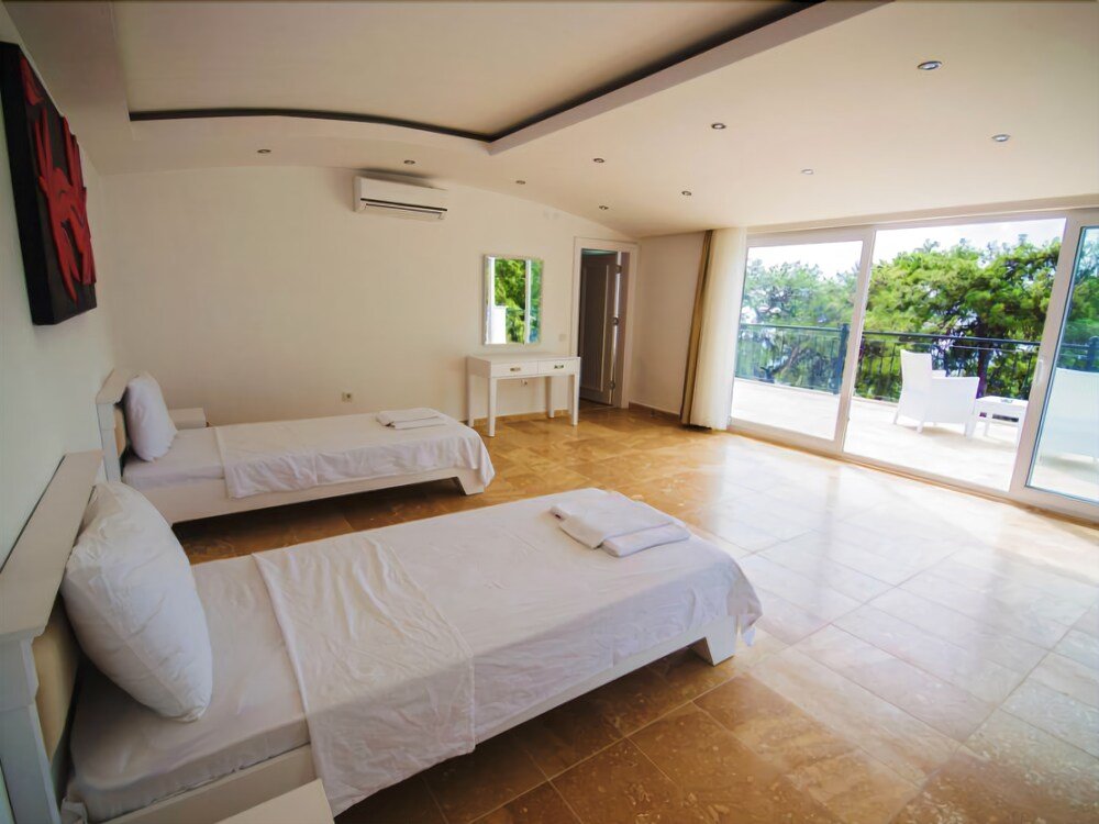 Исламлар: Villa Serenity