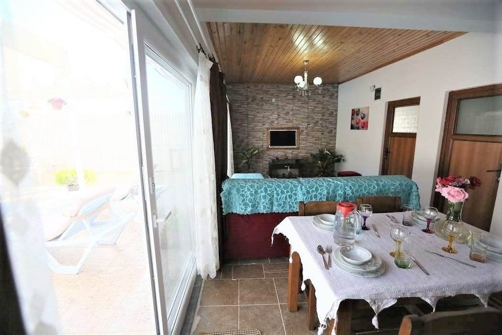 Исламлар: Villa Gulcan