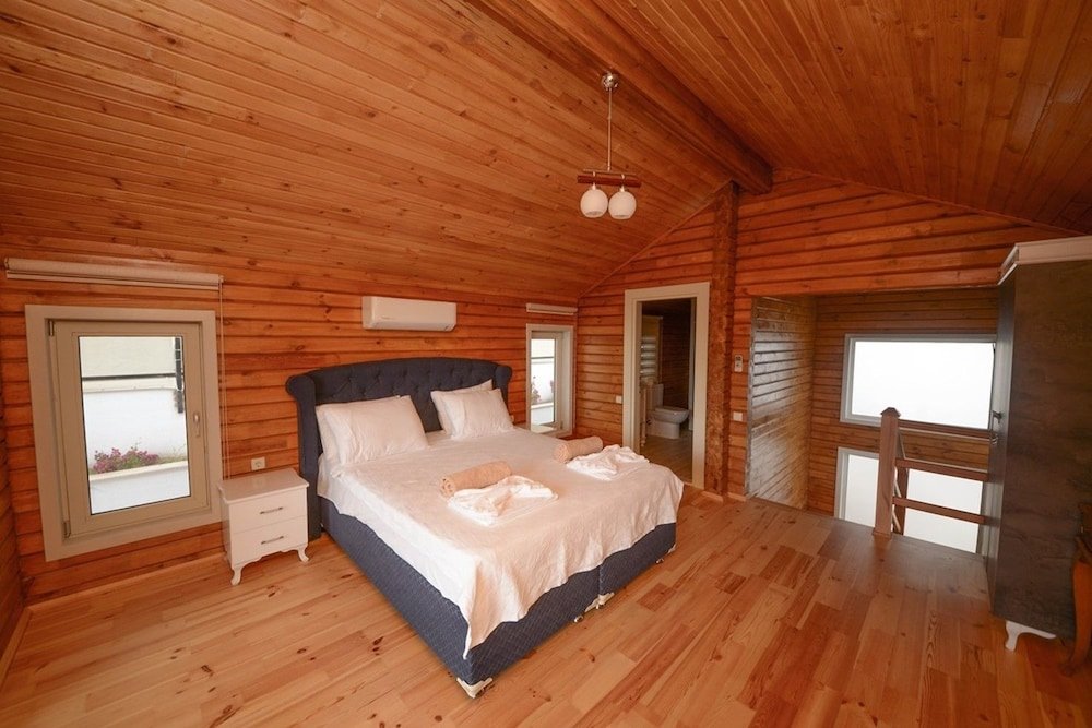 Исламлар: Villa Elay