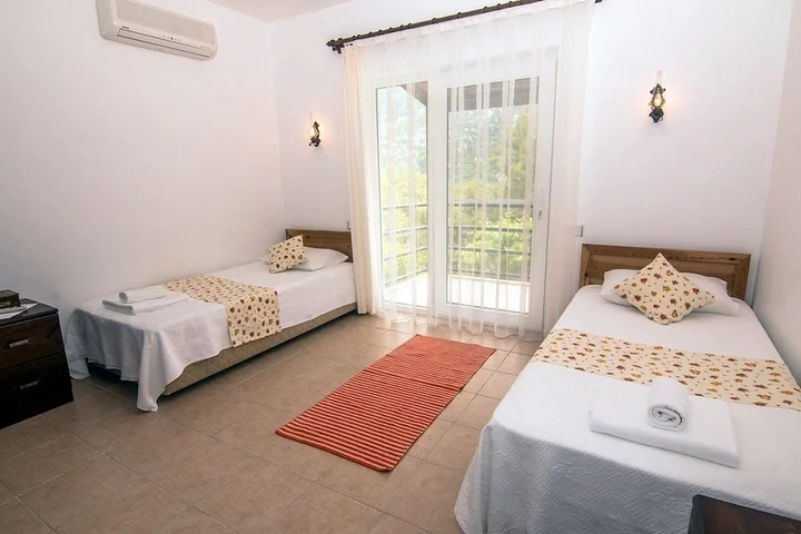 Исламлар: Villa Orkide