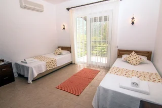 Исламлар: Villa Orkide