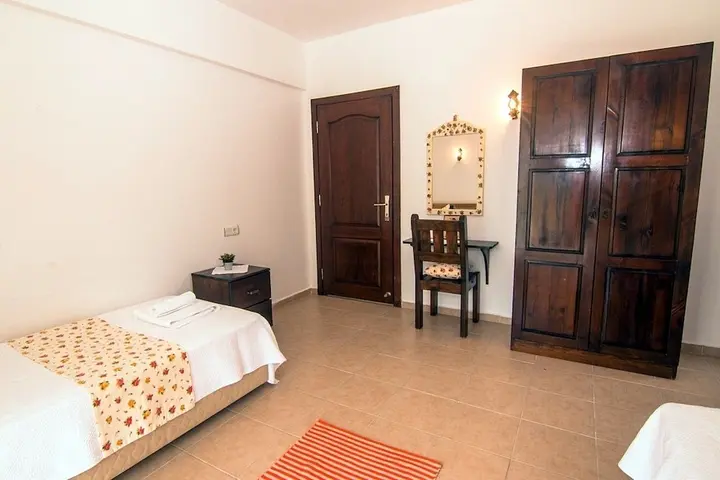 Исламлар: Villa Orkide