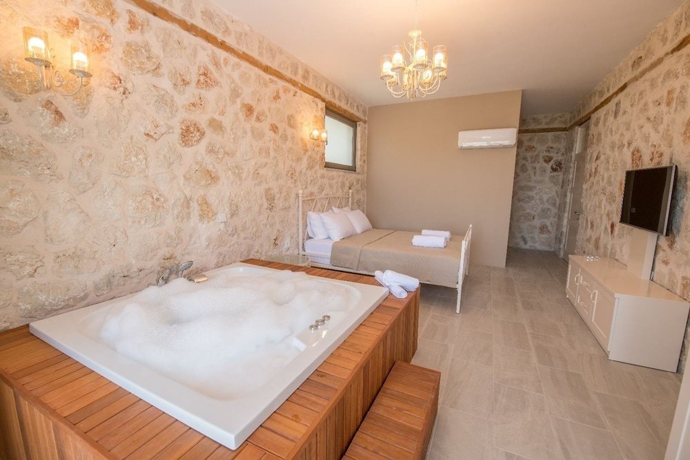 Исламлар: Villa Tasci
