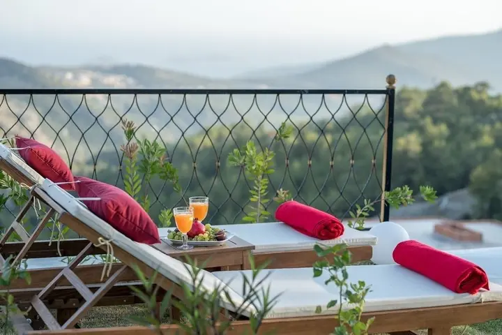Исламлар: Villa Tasci