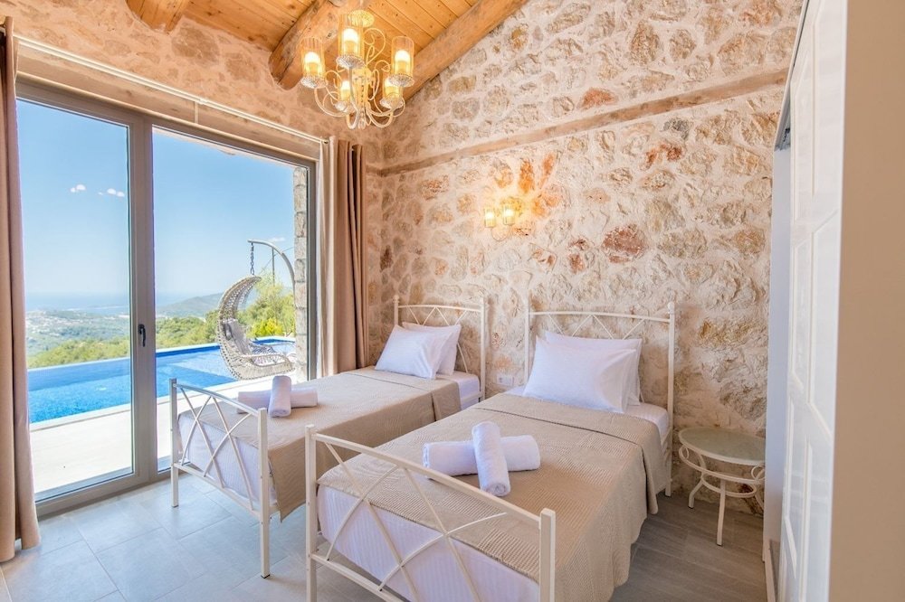 Исламлар: Villa Tasci