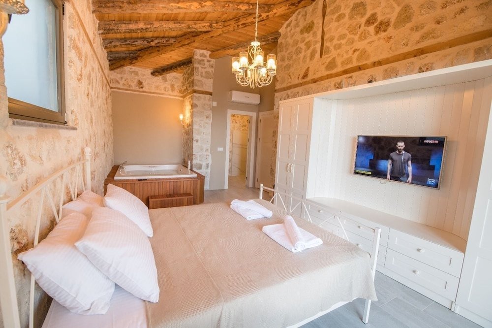 Исламлар: Villa Tasci