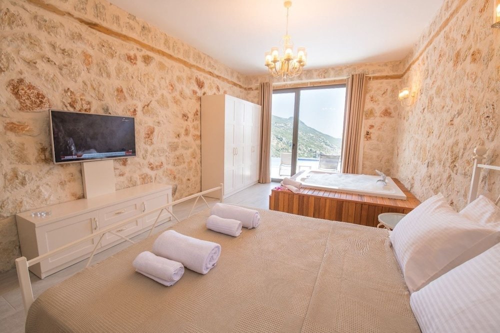 Исламлар: Villa Tasci
