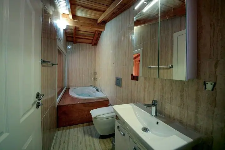 Исламлар: Villa Tuzer