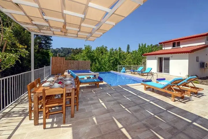 Исламлар: Villa Tuzer