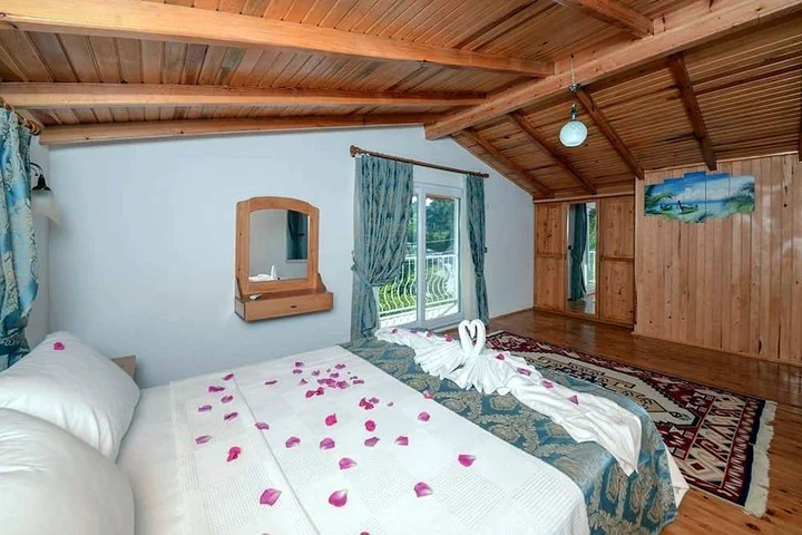 Исламлар: Villa Tuzer