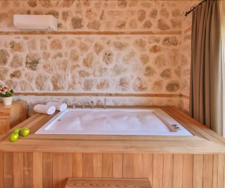 Исламлар: Villa Piyan
