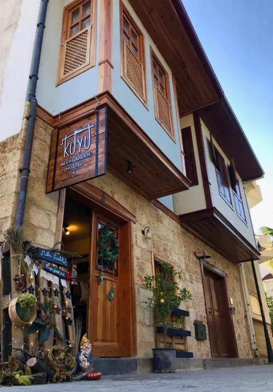 Анталья: Hostel Kuyu Beergarden