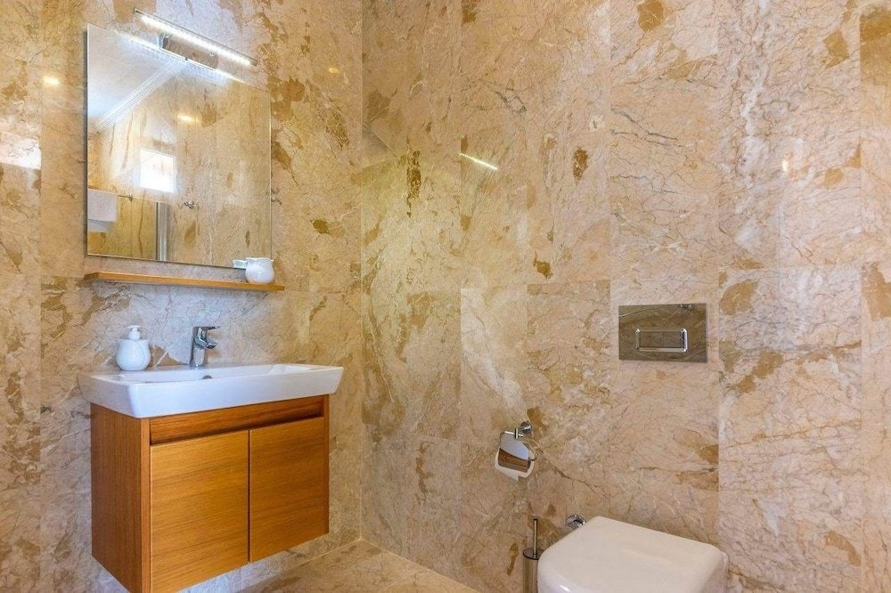 Исламлар: Villa Bal 1