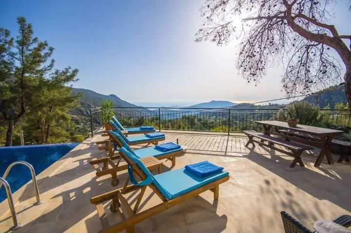Исламлар: Villa Ella