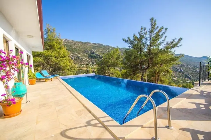 Исламлар: Villa Ella