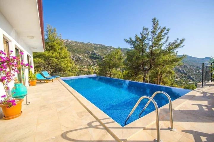 Исламлар: Villa Ella