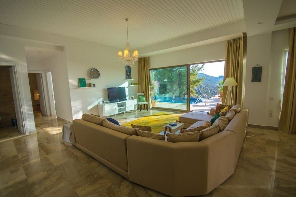 Исламлар: Villa Ella