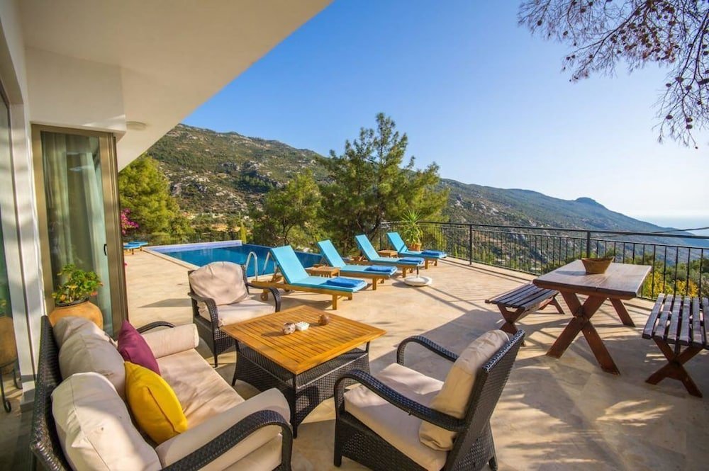Исламлар: Villa Ella