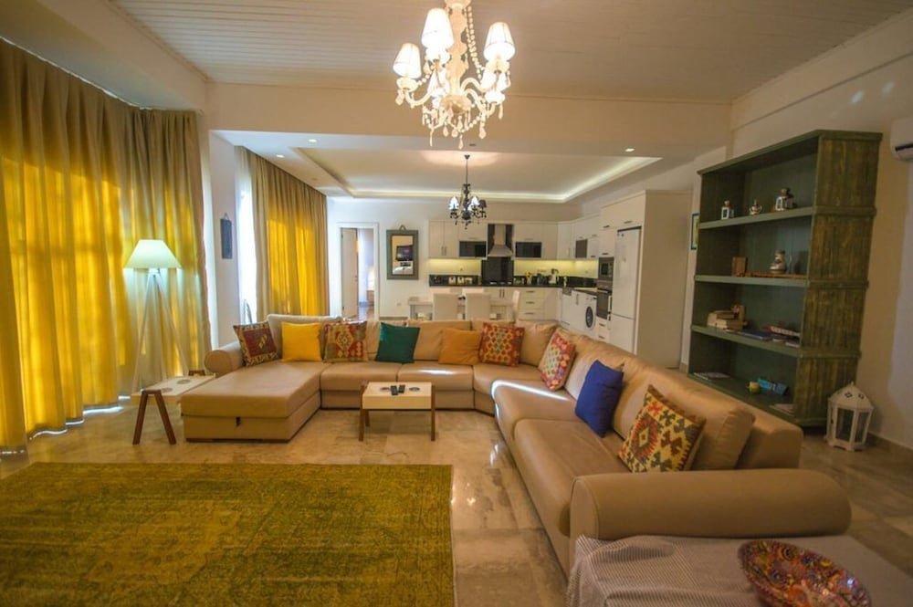 Исламлар: Villa Ella