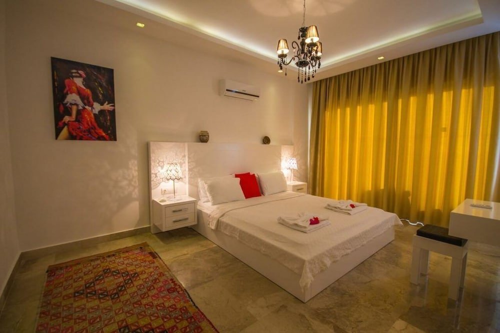 Исламлар: Villa Ella