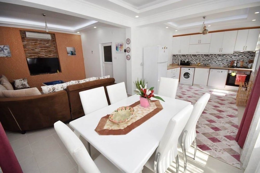 Исламлар: Villa Nevin