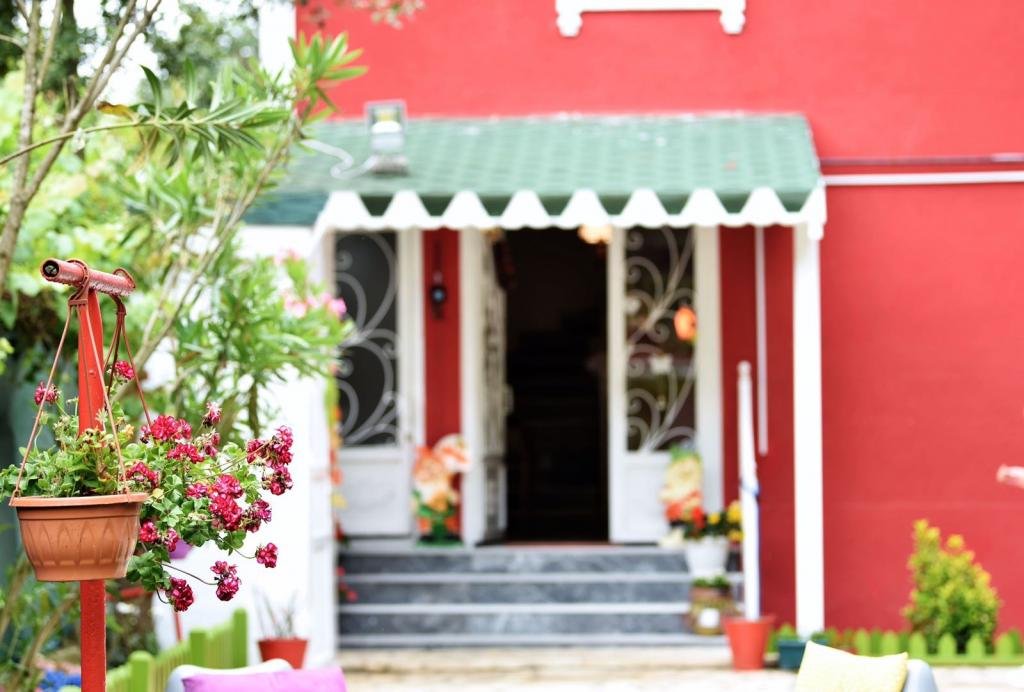 Сайл: Sweet Home River Hotel